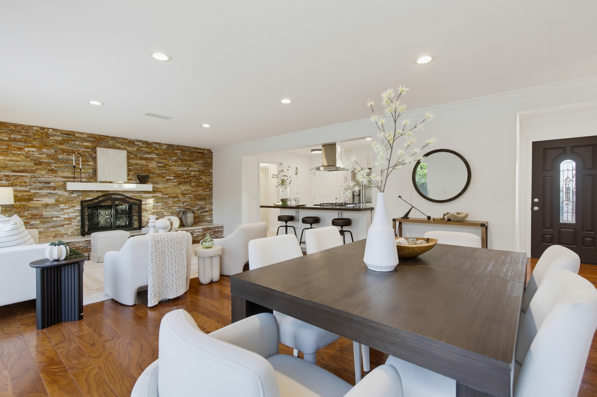 Virtual tour photo 18 of 67 for 2367 Salisbury Dr