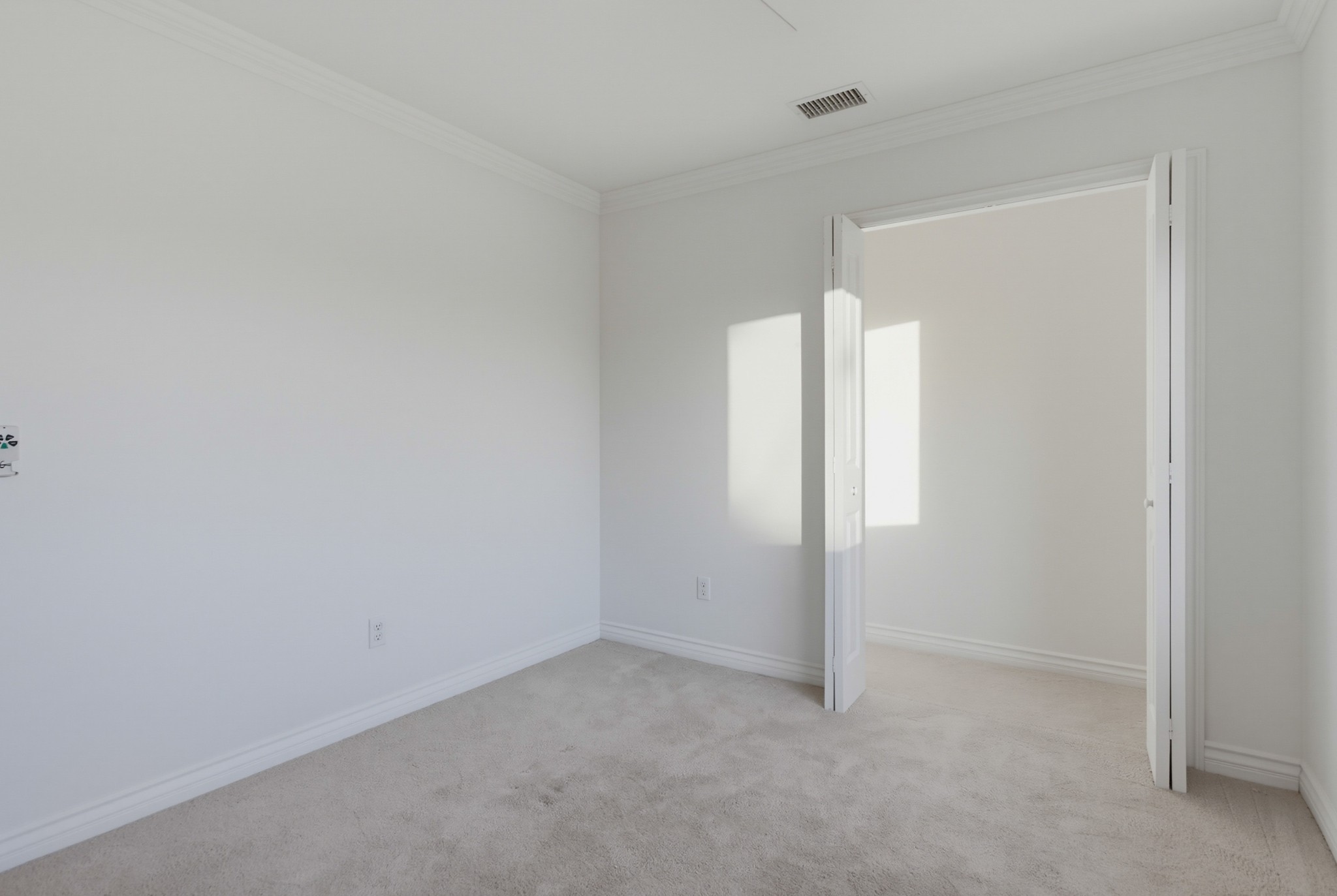 Virtual tour photo 50 of 67 for 2367 Salisbury Dr
