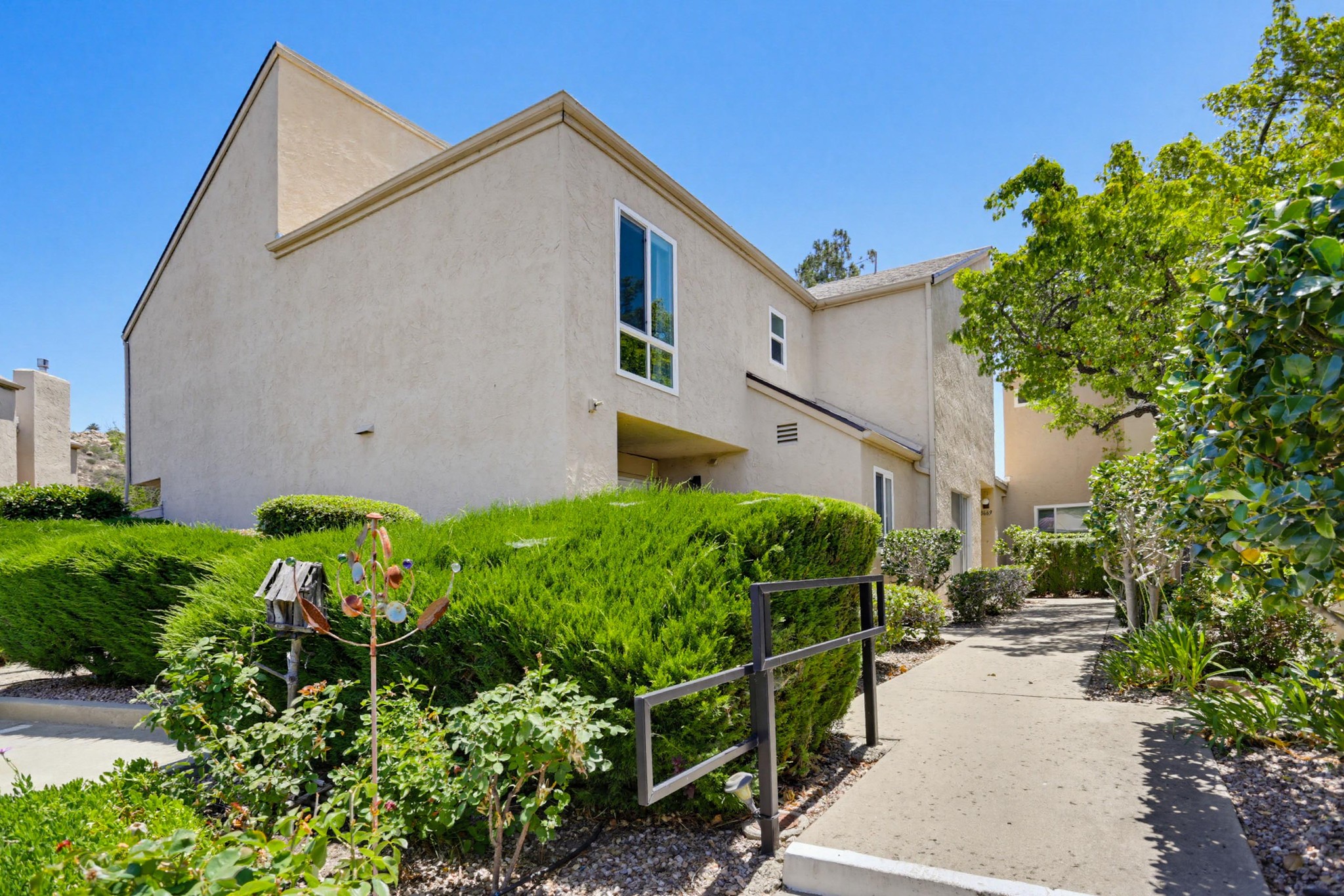 Virtual tour photo 1 of 45 for 23671 Country Villa Rd