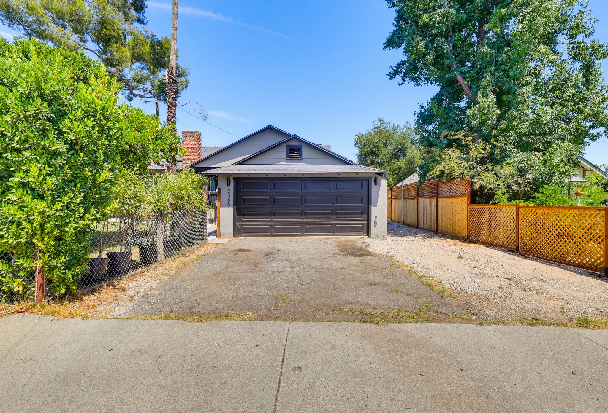 Virtual tour photo 3 of 77 for 2368 Glenrose Ave