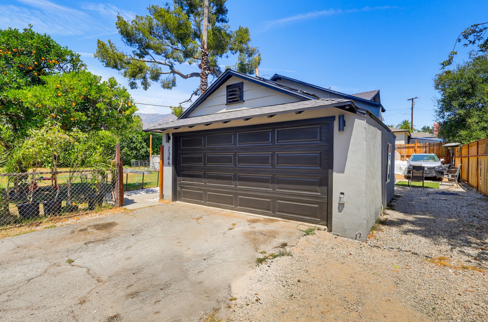 Virtual tour photo 4 of 77 for 2368 Glenrose Ave