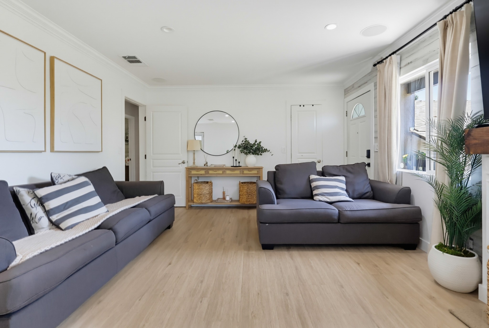 Virtual tour photo 12 of 77 for 2368 Glenrose Ave