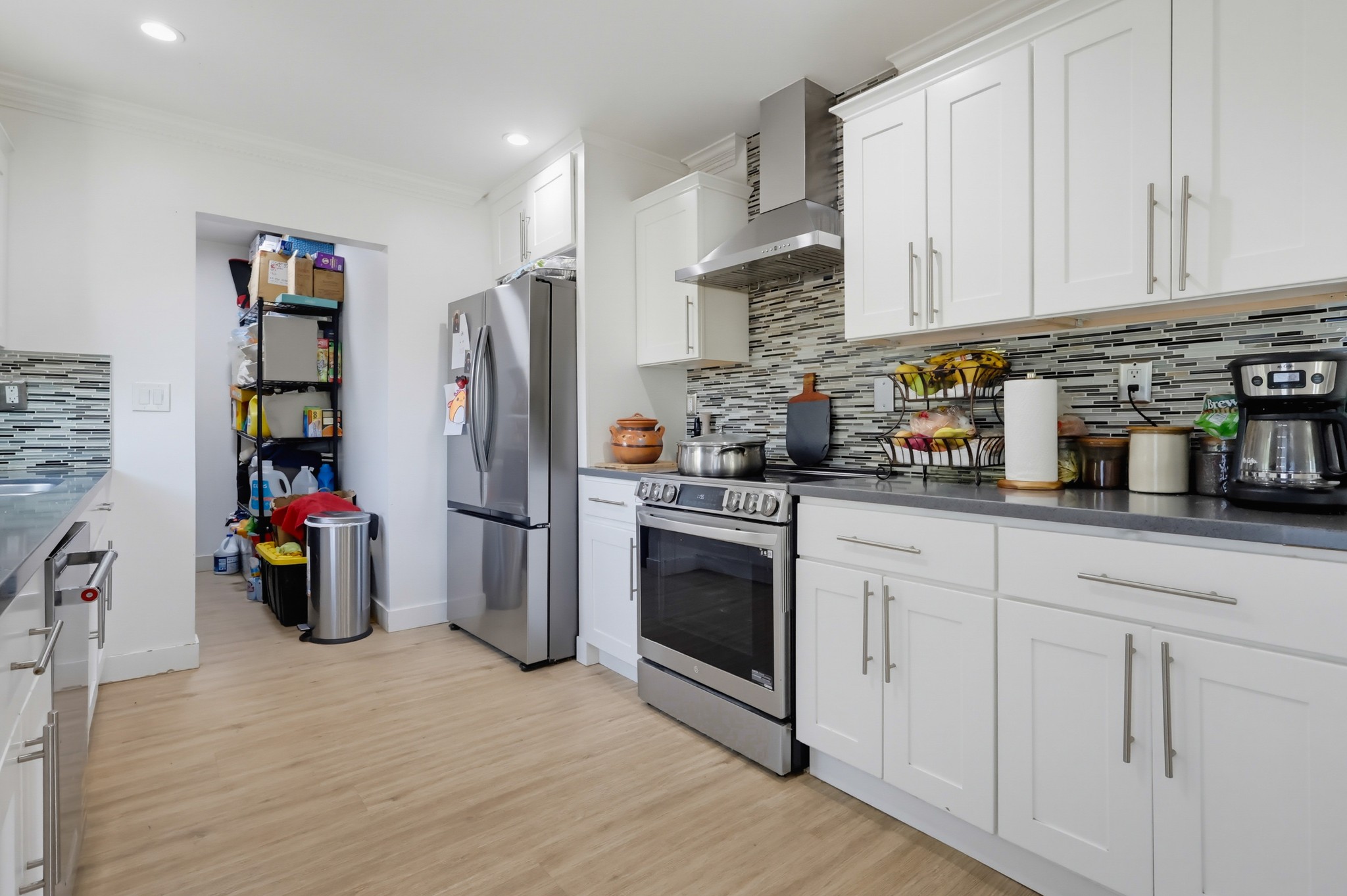 Virtual tour photo 17 of 77 for 2368 Glenrose Ave