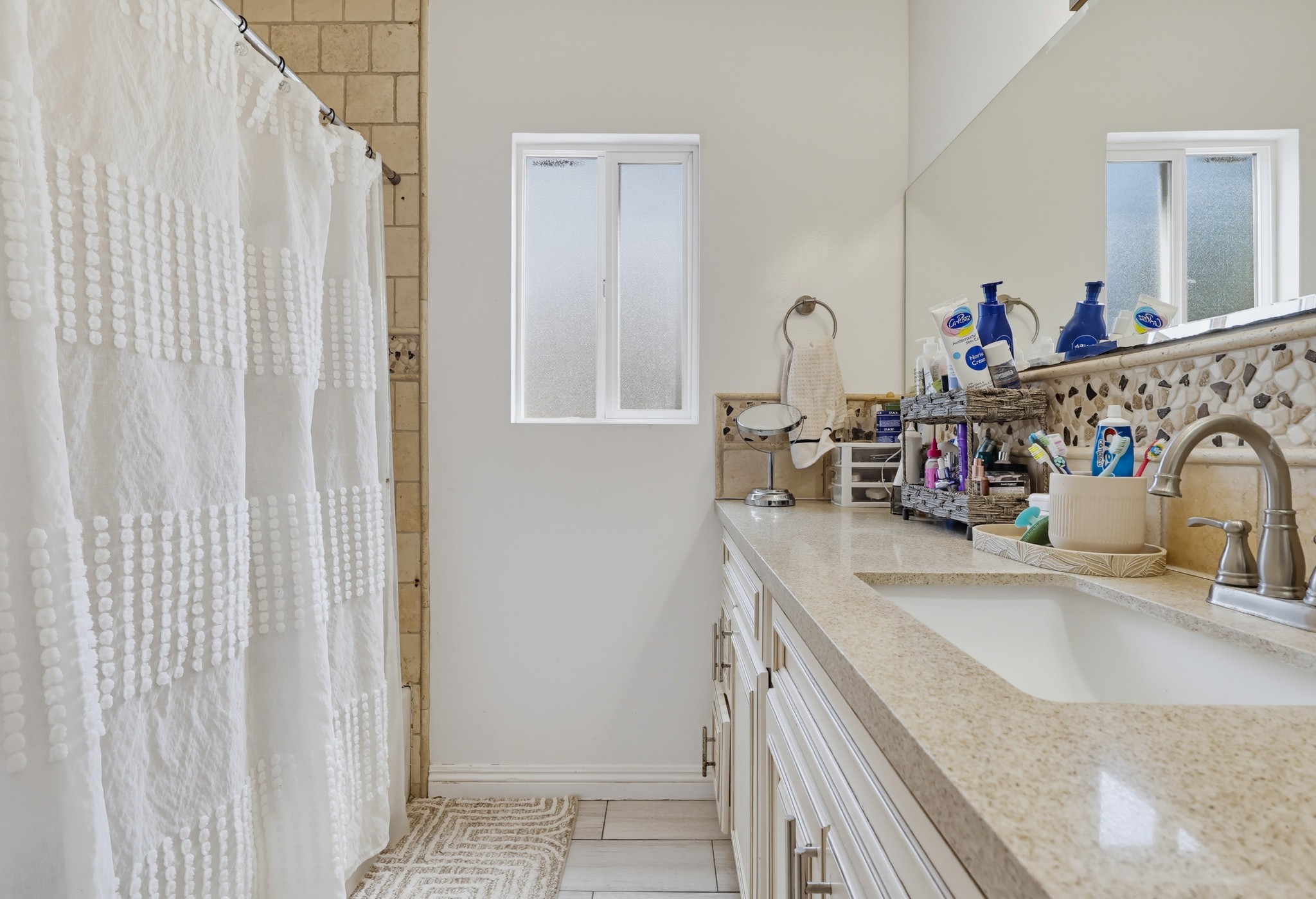 Virtual tour photo 38 of 77 for 2368 Glenrose Ave