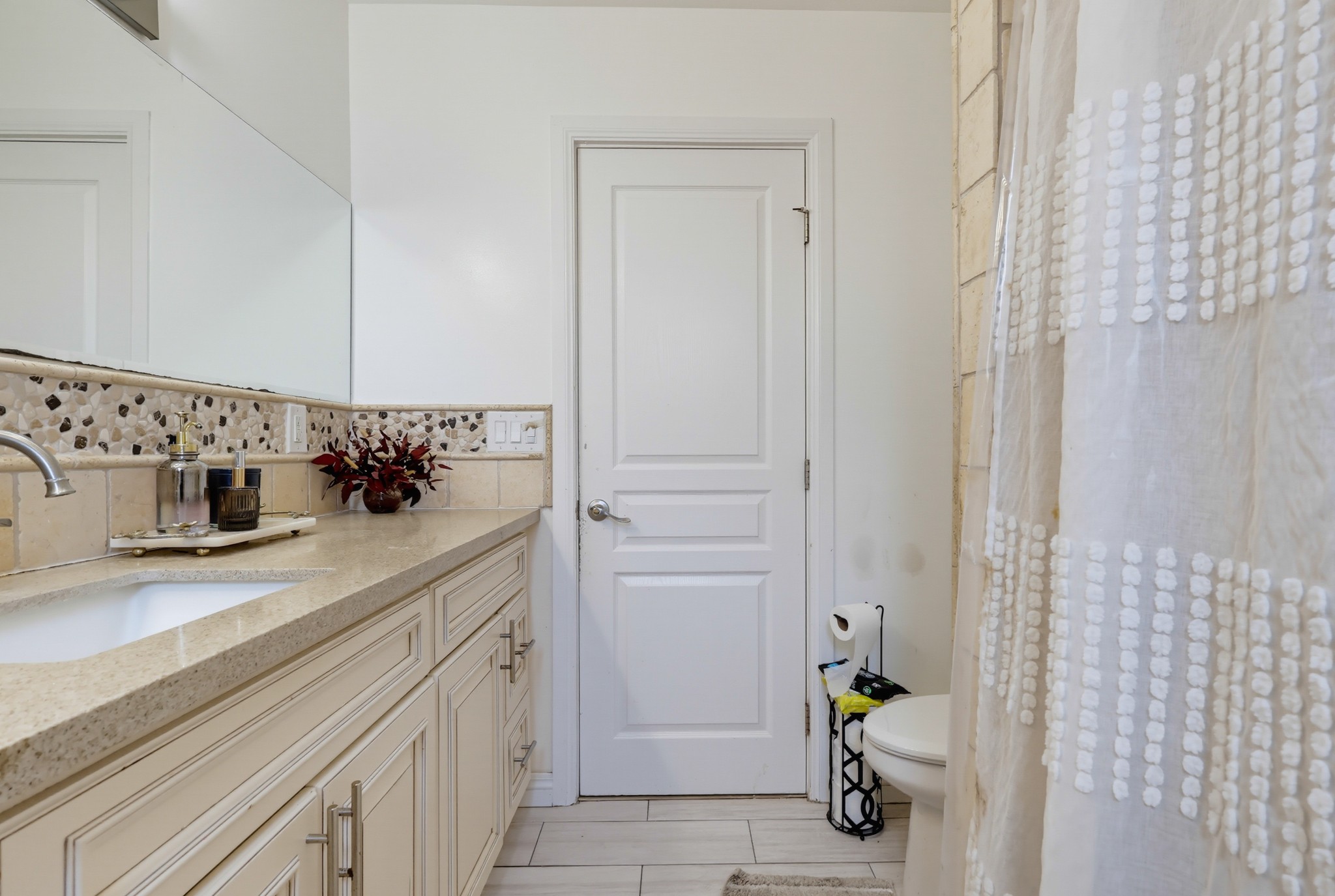 Virtual tour photo 41 of 77 for 2368 Glenrose Ave