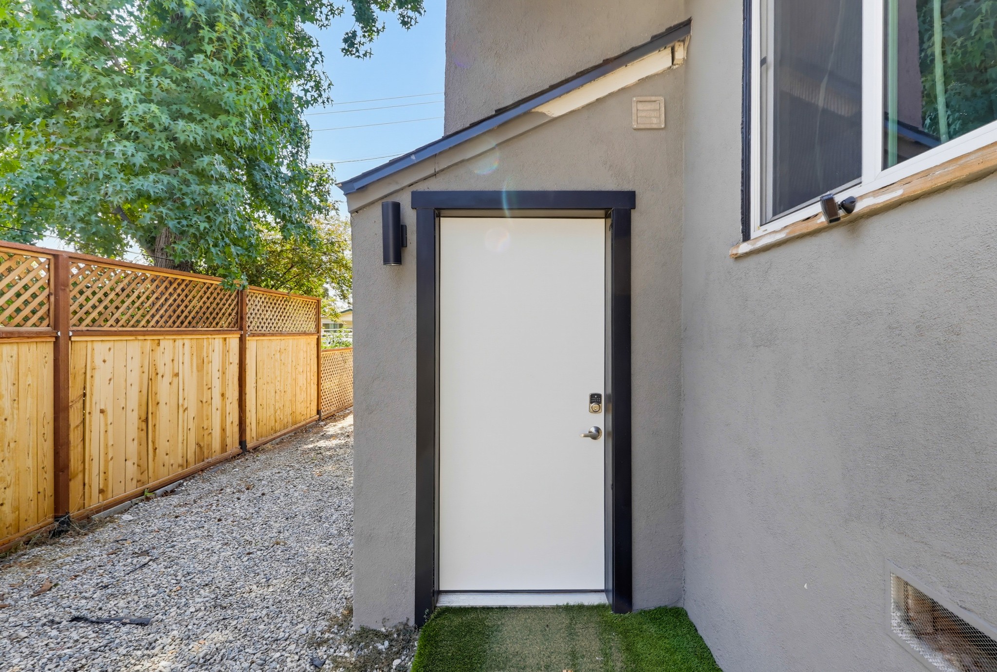 Virtual tour photo 55 of 77 for 2368 Glenrose Ave