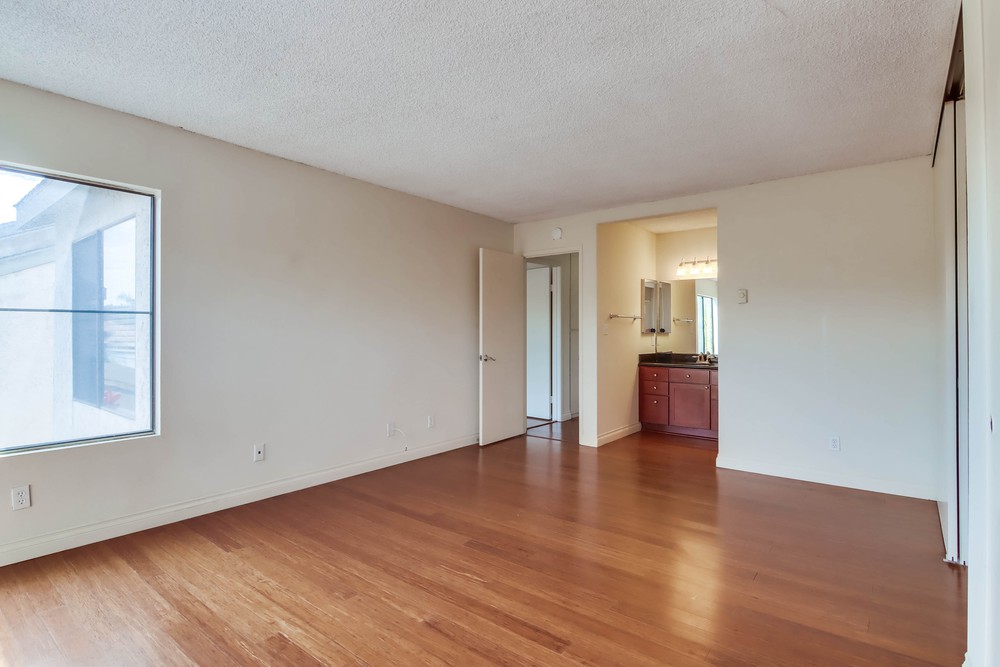 Virtual tour photo 30 of 40 for 2368 Grand Ave