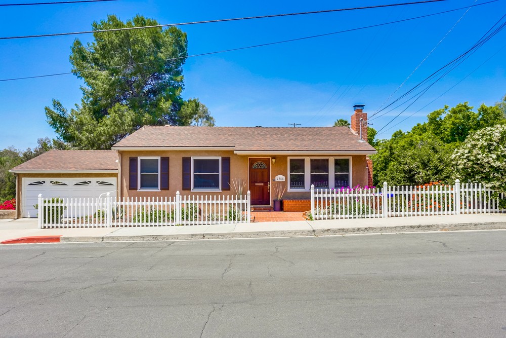 Virtual tour photo 1 of 40 for 2368 Montclair St
