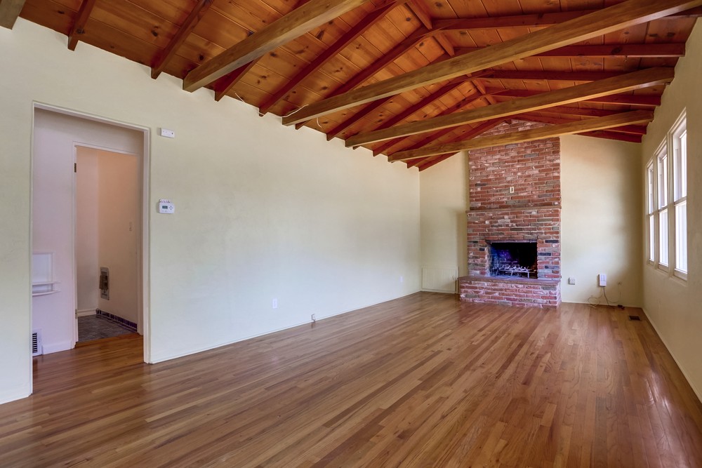 Virtual tour photo 6 of 40 for 2368 Montclair St