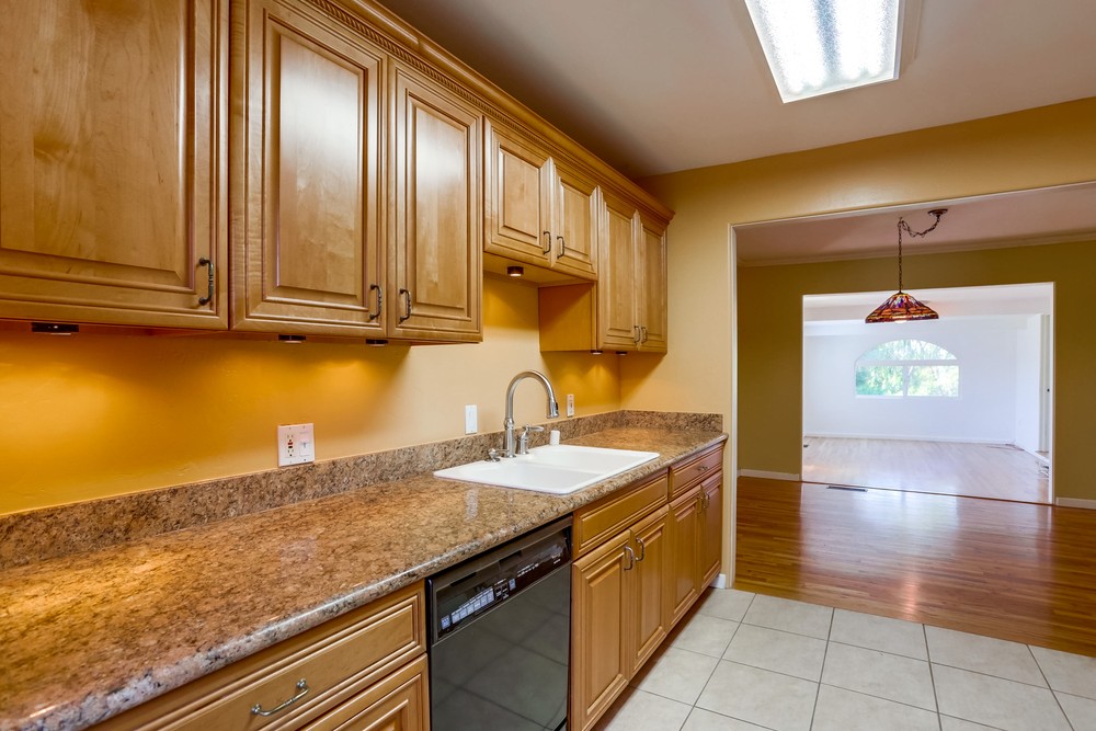 Virtual tour photo 10 of 40 for 2368 Montclair St