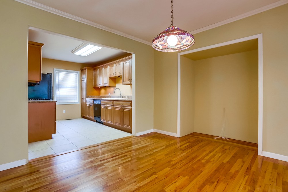 Virtual tour photo 12 of 40 for 2368 Montclair St