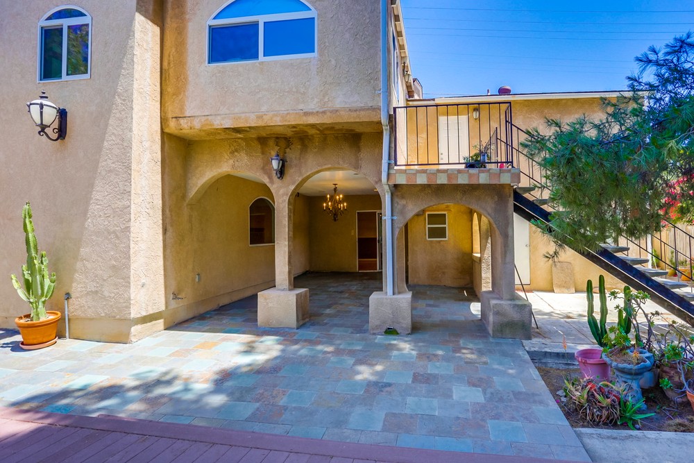 Virtual tour photo 33 of 40 for 2368 Montclair St