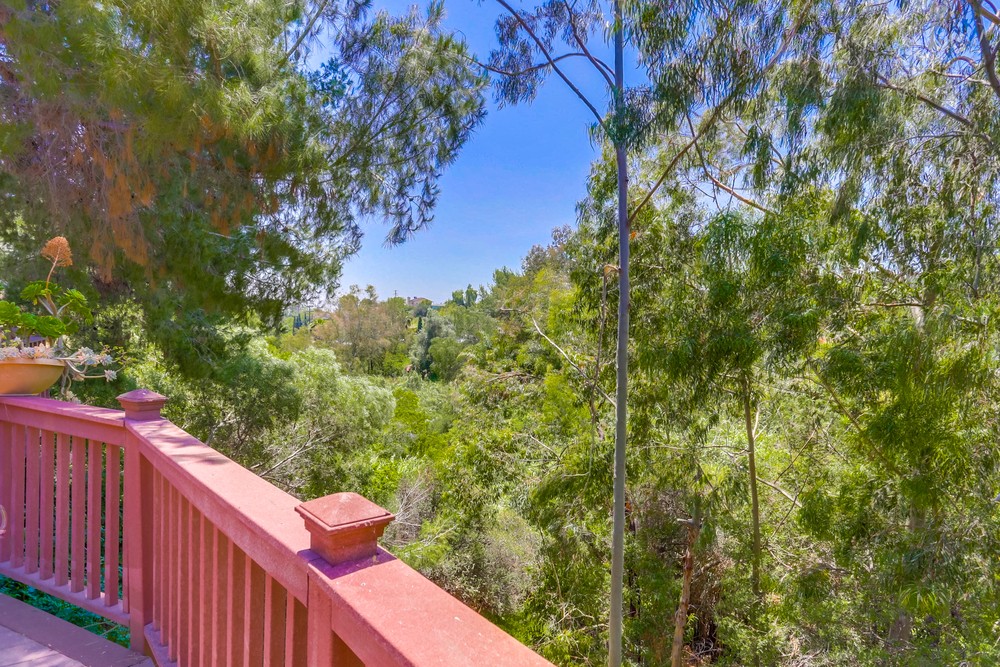 Virtual tour photo 35 of 40 for 2368 Montclair St