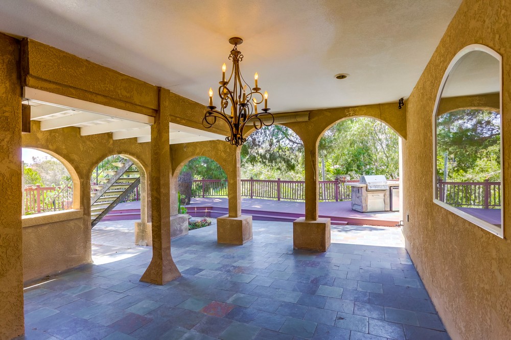 Virtual tour photo 38 of 40 for 2368 Montclair St