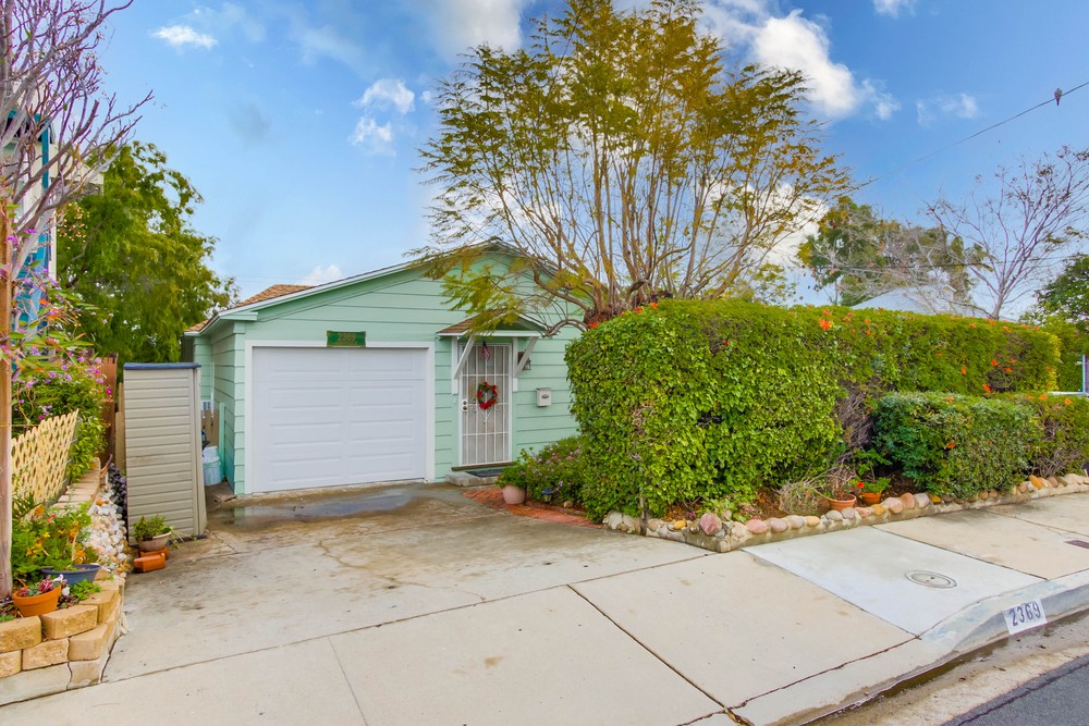 Virtual tour photo 1 of 40 for 2369 Vancouver Ave