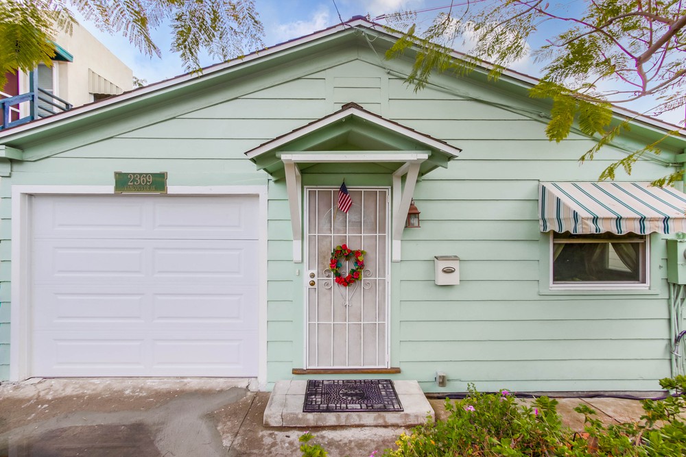 Virtual tour photo 3 of 40 for 2369 Vancouver Ave