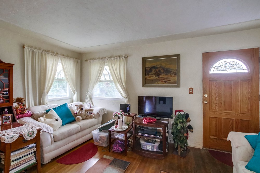 Virtual tour photo 7 of 40 for 2369 Vancouver Ave