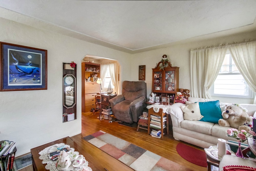 Virtual tour photo 8 of 40 for 2369 Vancouver Ave
