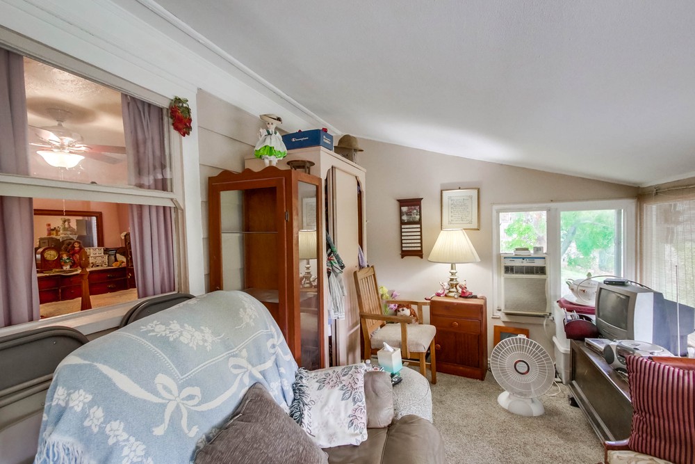 Virtual tour photo 18 of 40 for 2369 Vancouver Ave