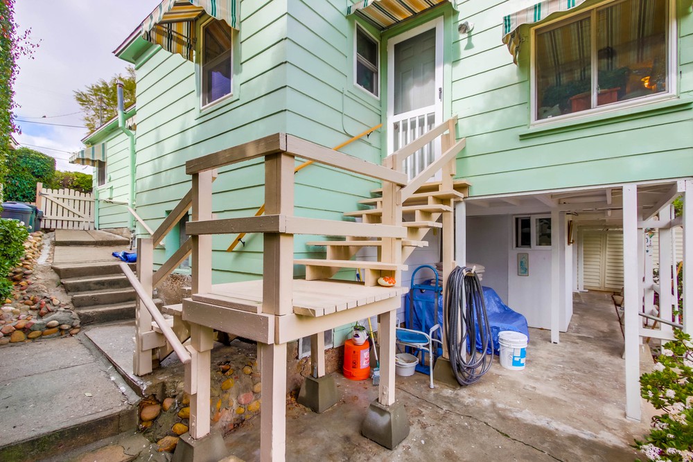 Virtual tour photo 32 of 40 for 2369 Vancouver Ave