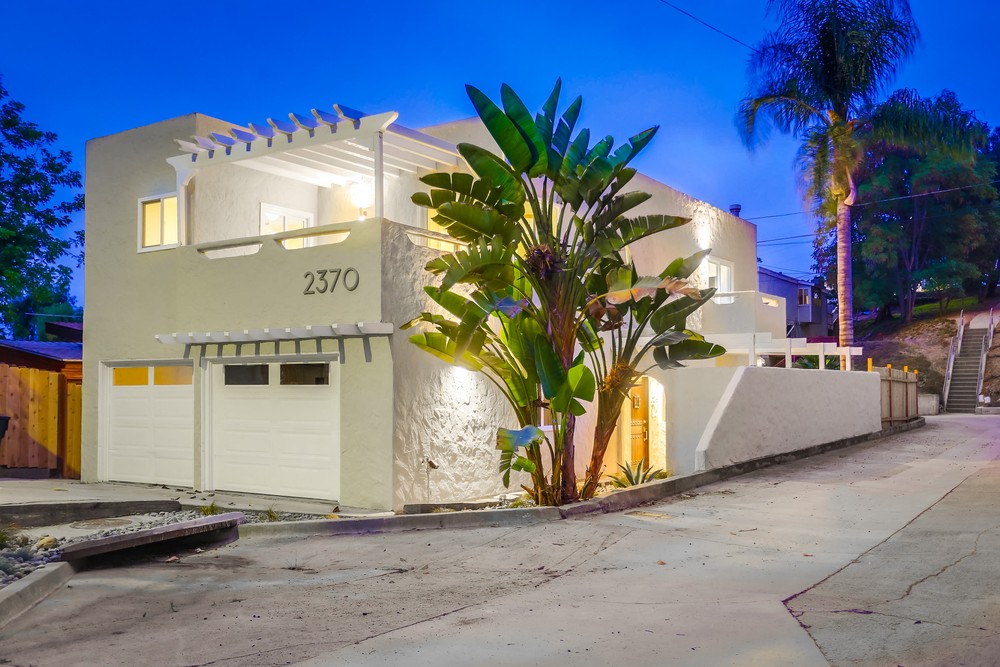 Virtual tour photo 4 of 94 for 2370 Hartford St