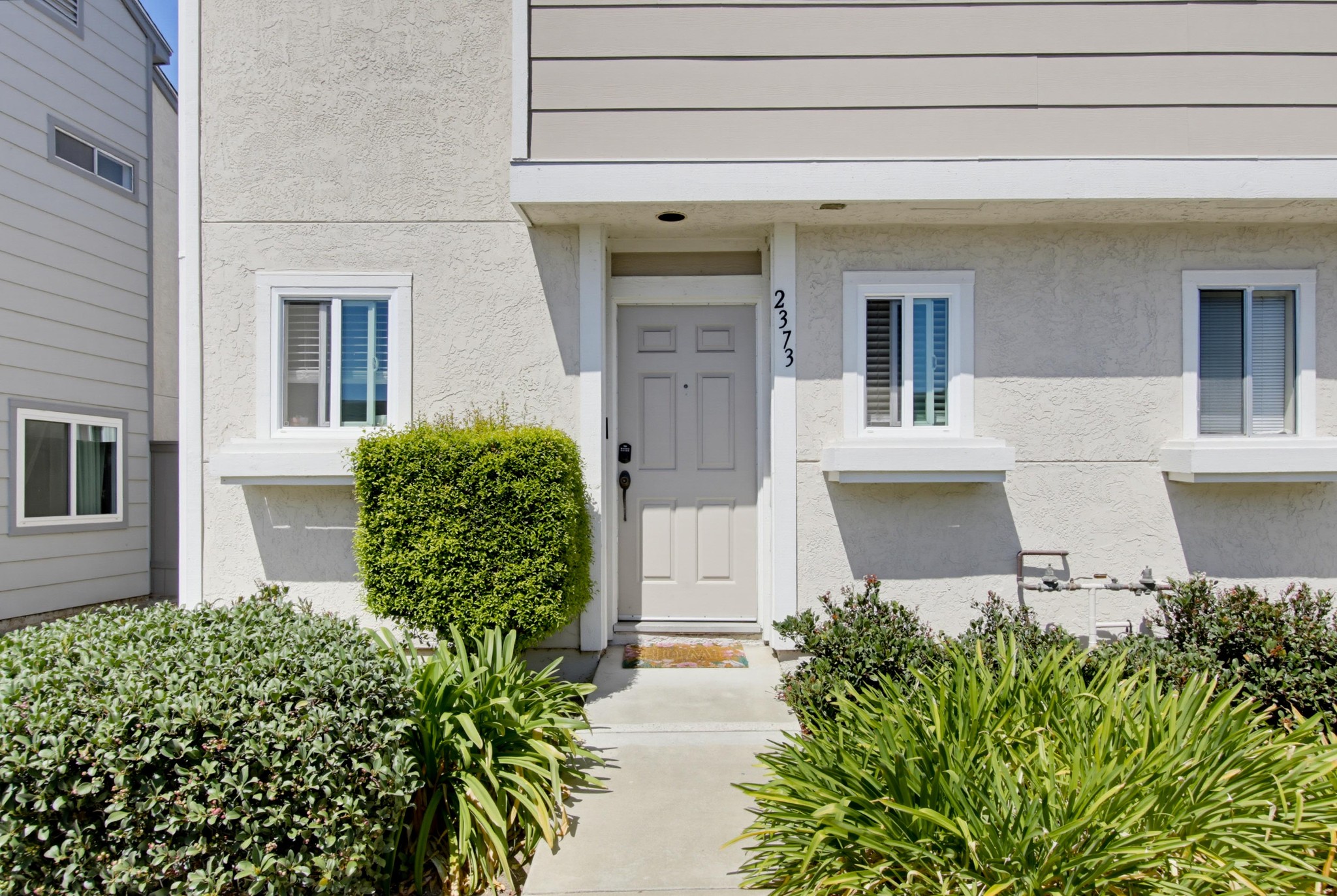 Virtual tour photo 3 of 46 for 2373 Kings View Cir