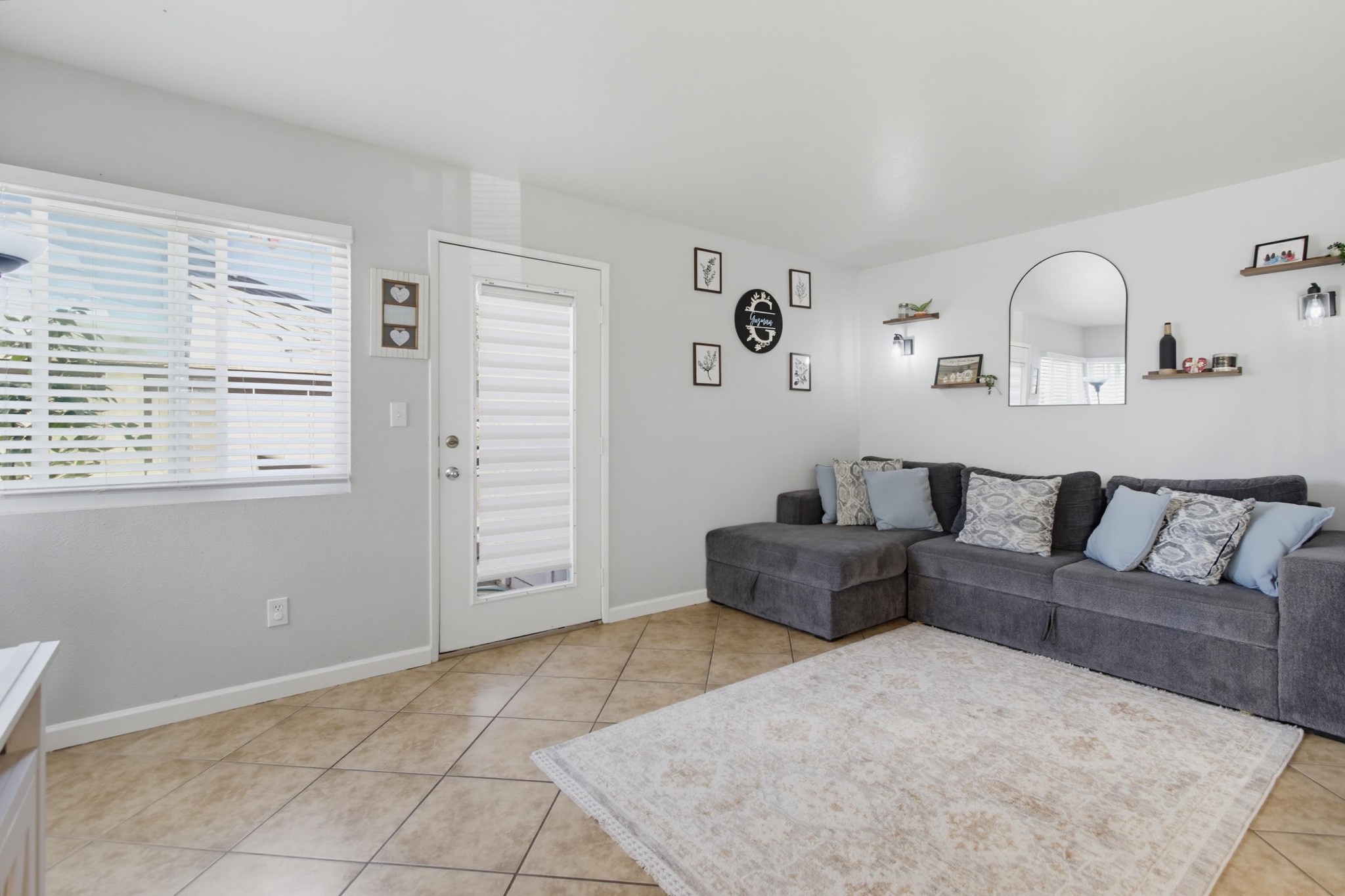 Virtual tour photo 11 of 46 for 2373 Kings View Cir