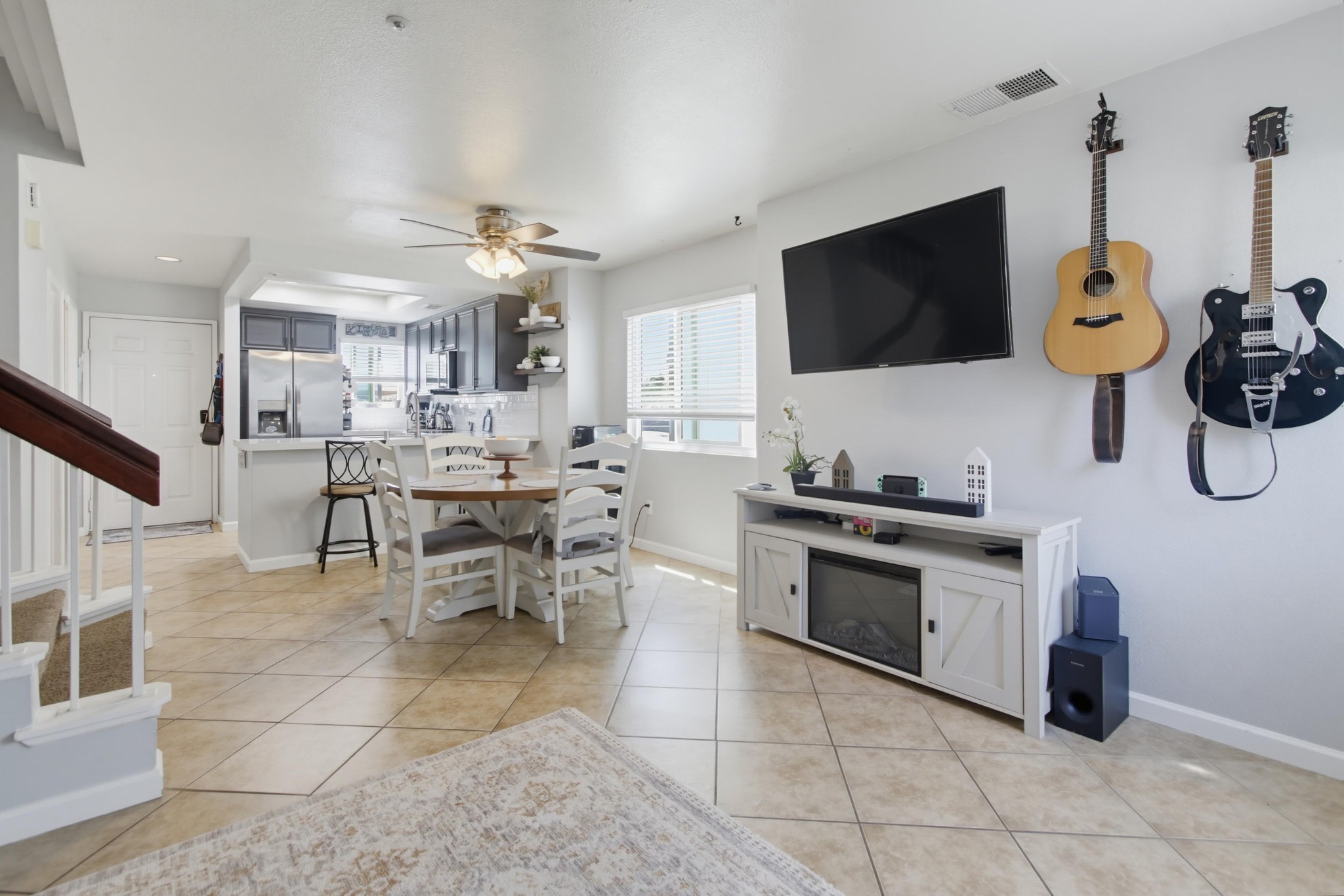 Virtual tour photo 14 of 46 for 2373 Kings View Cir
