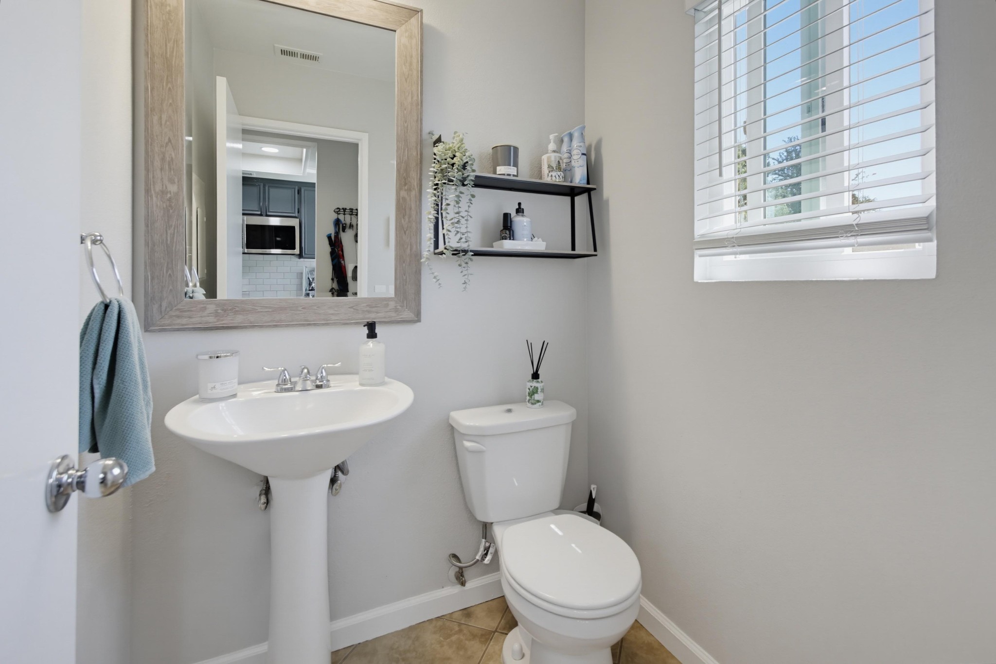 Virtual tour photo 15 of 46 for 2373 Kings View Cir