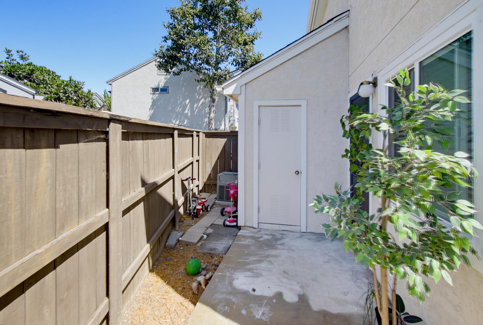 Virtual tour photo 40 of 46 for 2373 Kings View Cir