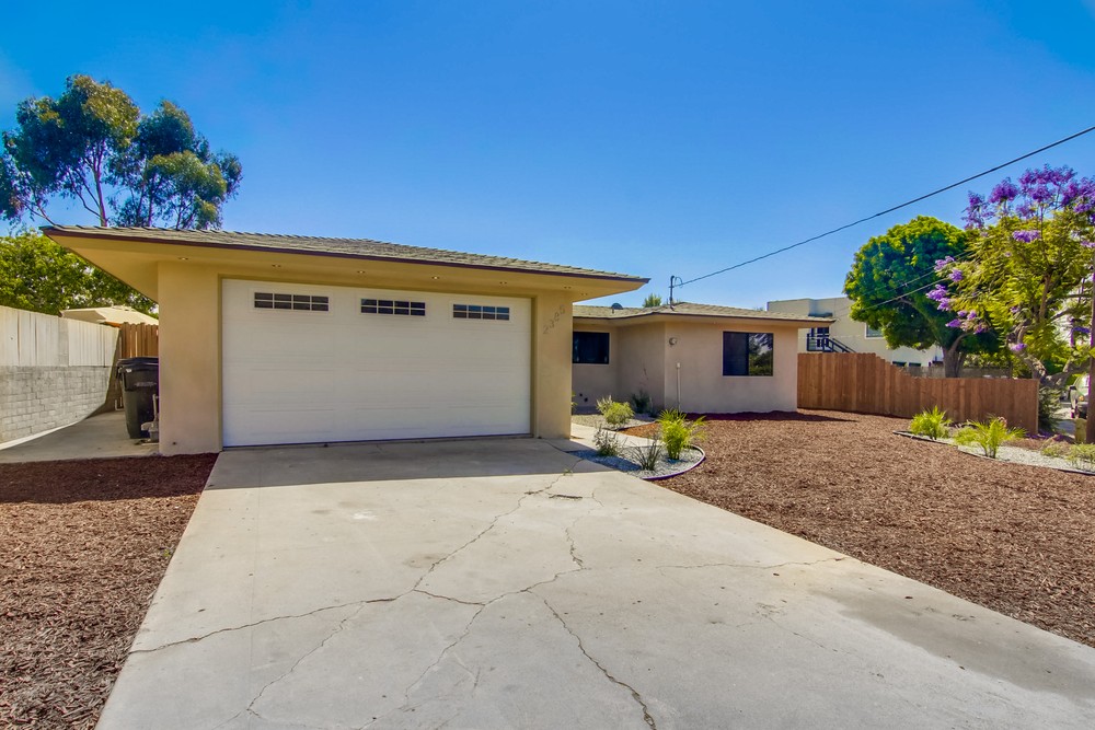 Virtual tour photo 3 of 34 for 2385 Vancouver Ave