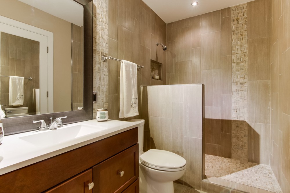 Virtual tour photo 26 of 34 for 2385 Vancouver Ave
