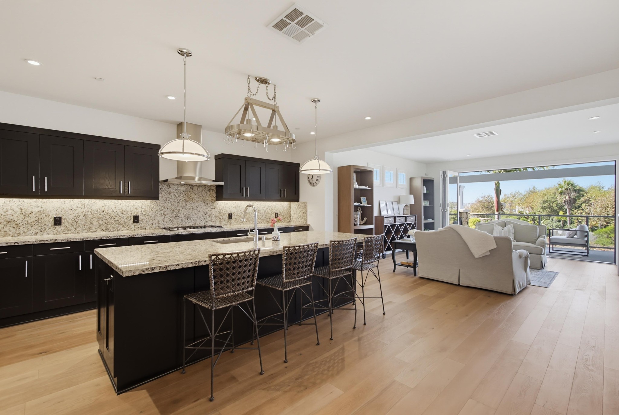 Virtual tour photo 6 of 95 for 2389 Ocean St