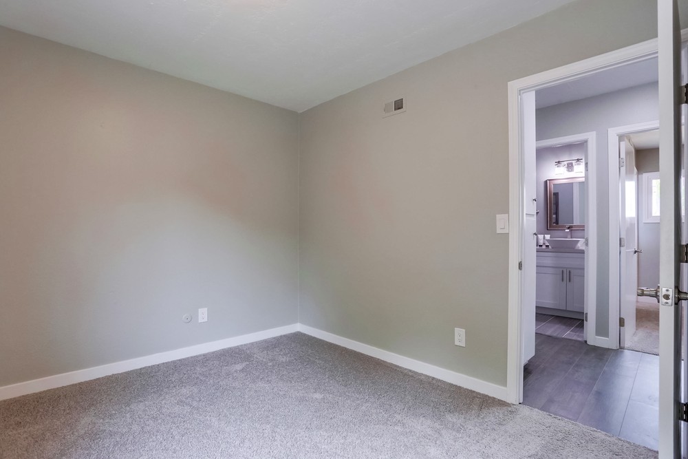 Virtual tour photo 32 of 38 for 2396 Ron Way