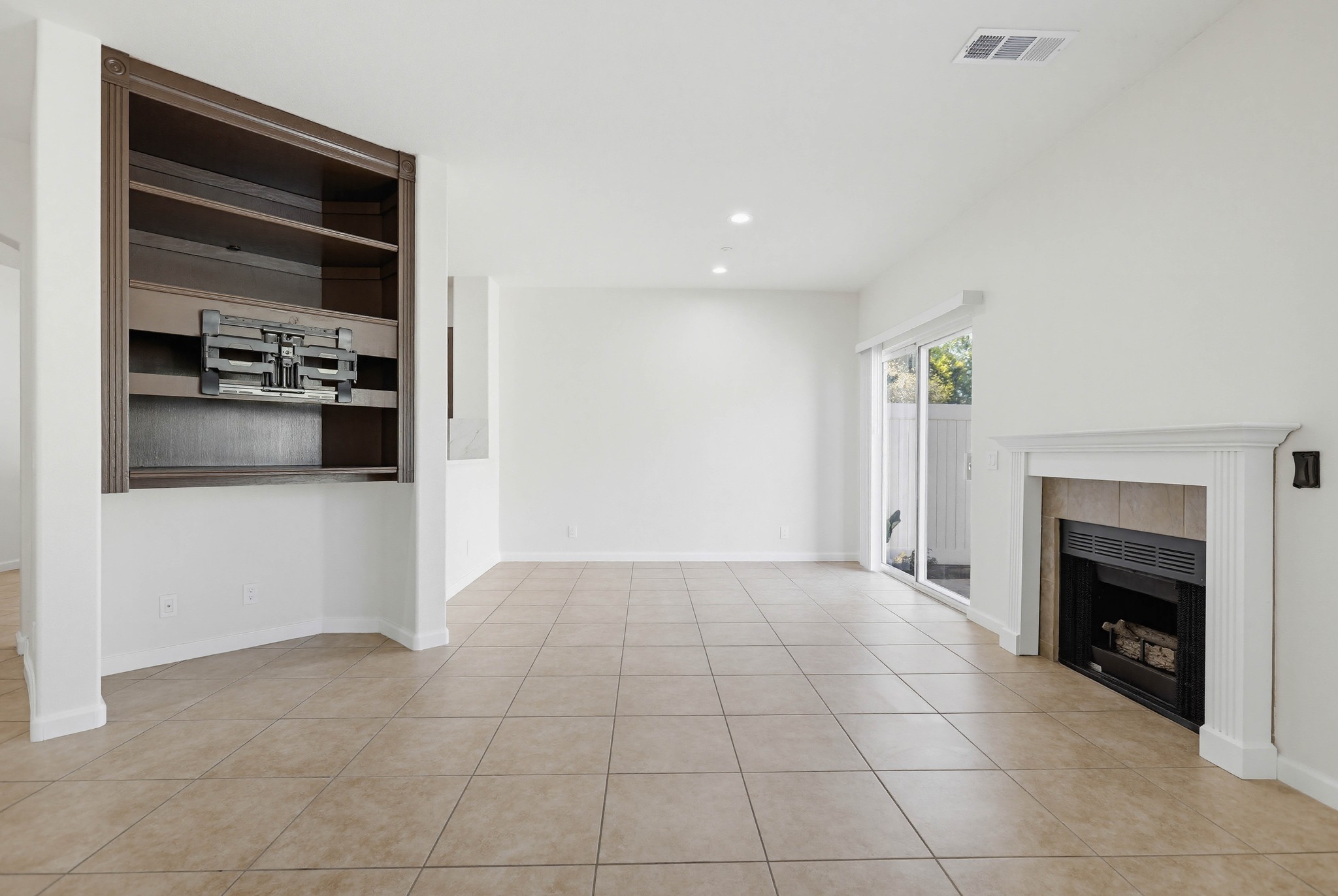 Virtual tour photo 12 of 66 for 24 Heritage
