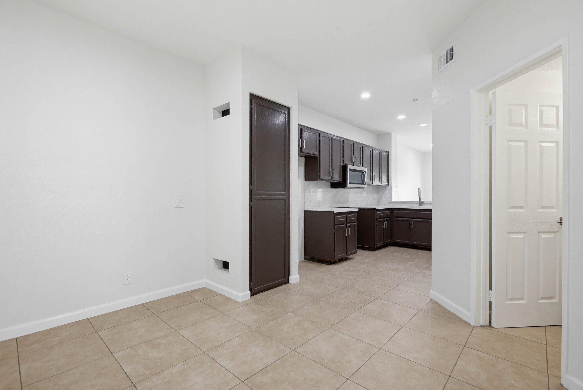 Virtual tour photo 23 of 66 for 24 Heritage