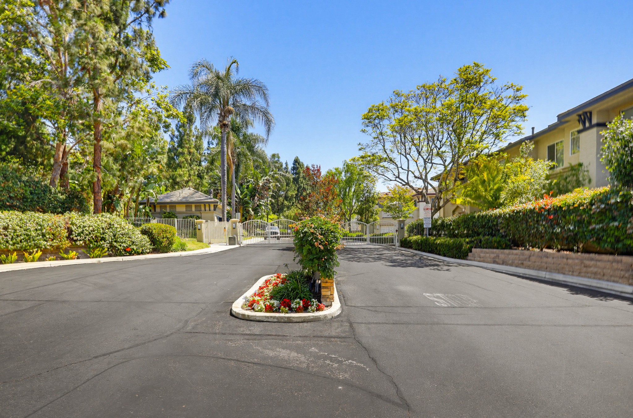 Virtual tour photo 4 of 66 for 24 Heritage