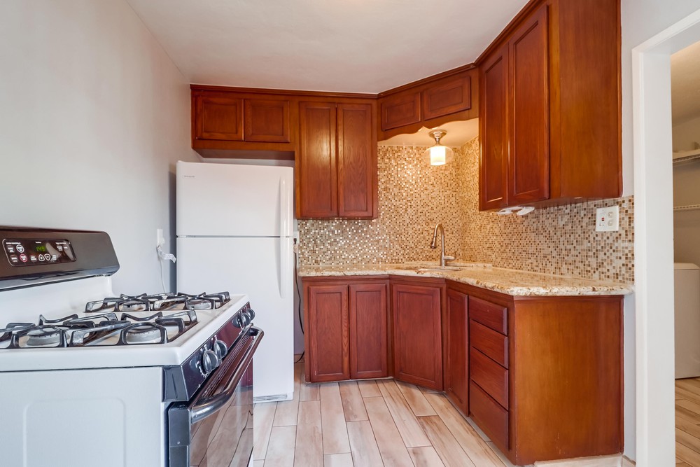 Virtual tour photo 17 of 30 for 240 55th St