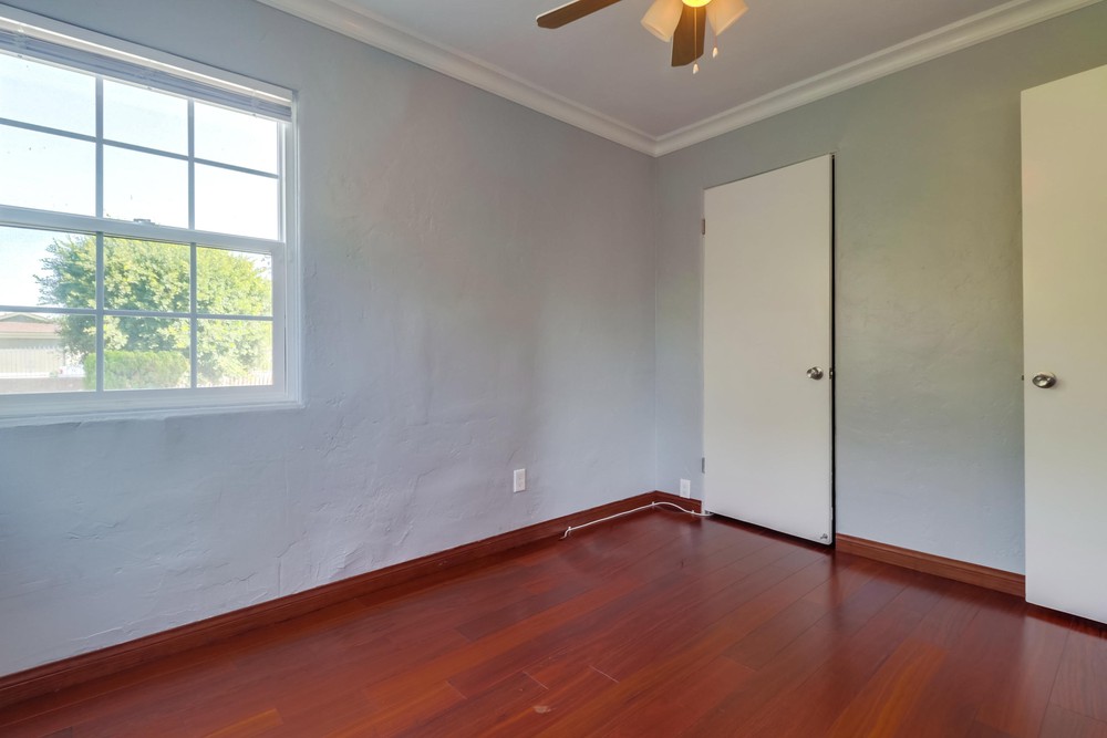 Virtual tour photo 21 of 30 for 240 55th St