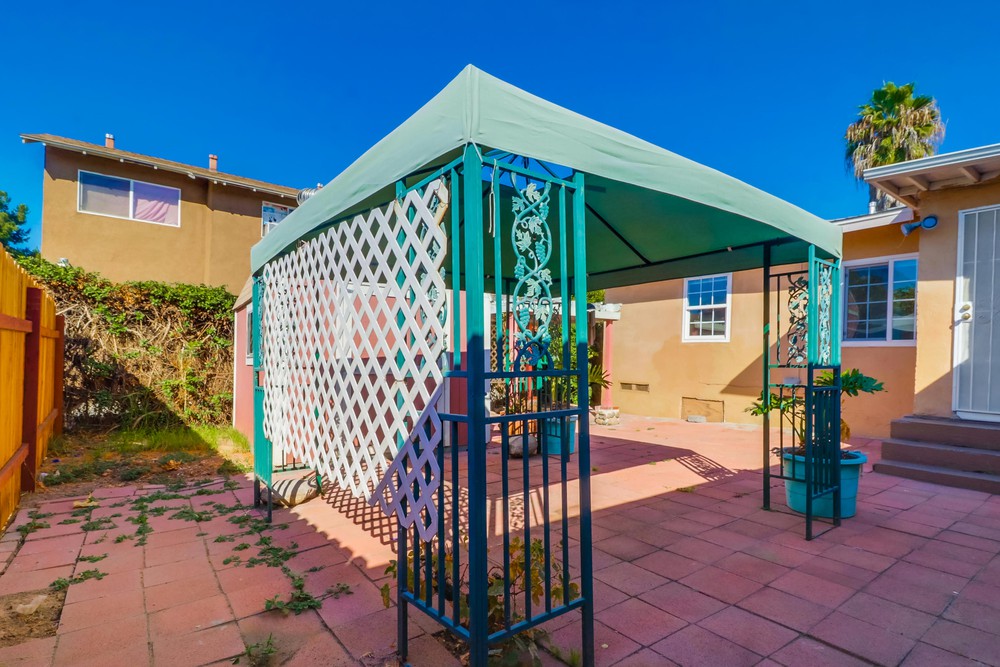 Virtual tour photo 28 of 30 for 240 55th St
