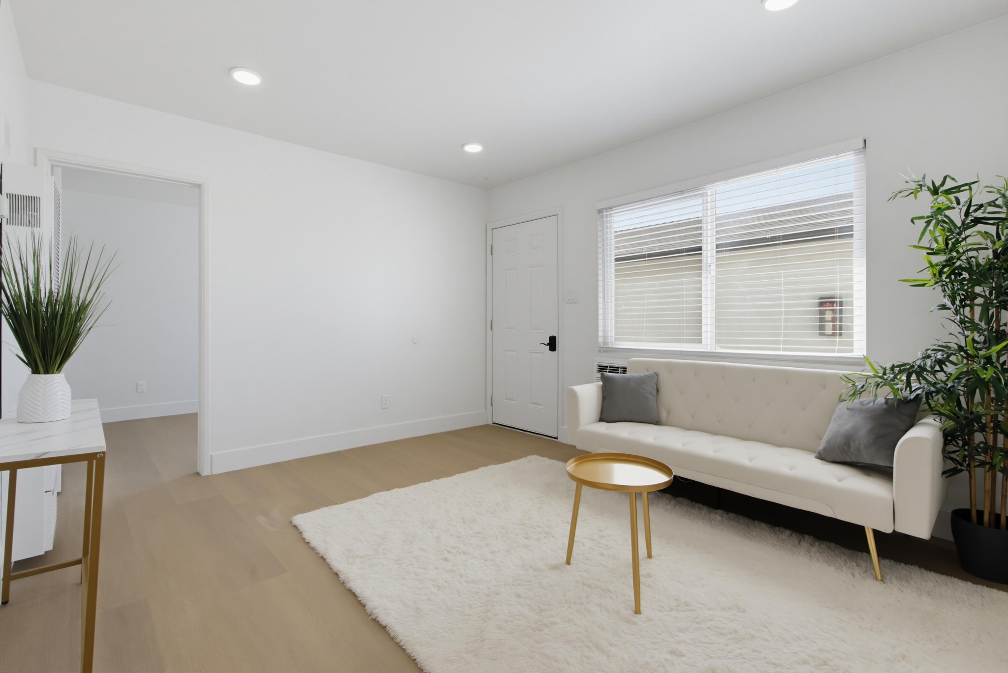 Virtual tour photo 7 of 27 for 240 E California Ave