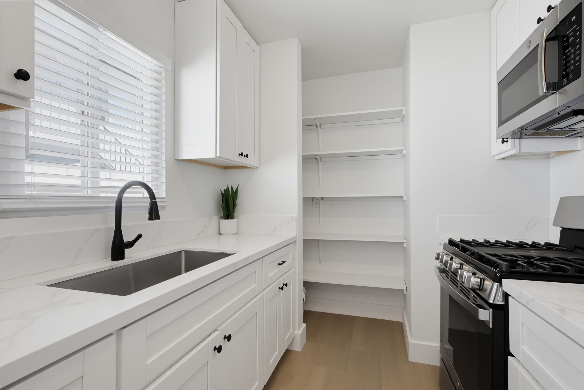 Virtual tour photo 14 of 27 for 240 E California Ave