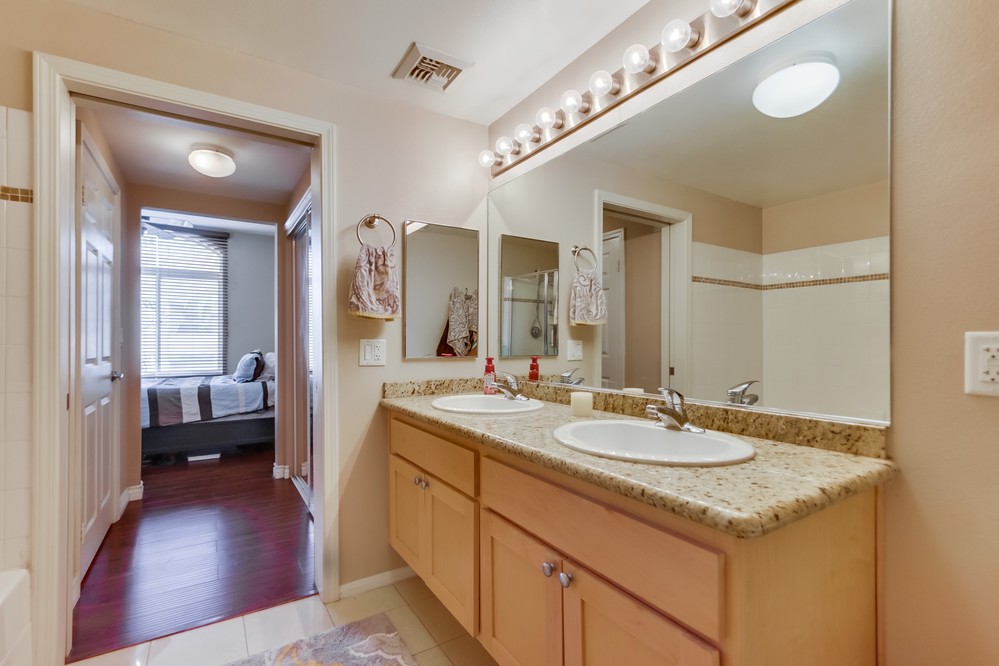 Virtual tour photo 37 of 65 for 2400 5th Avenue #413