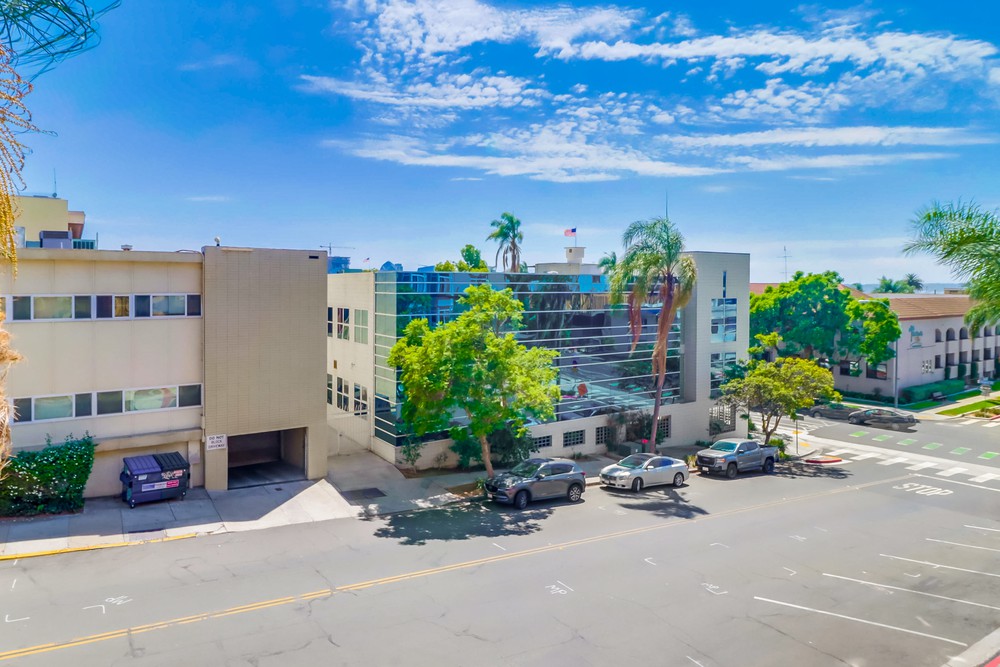 Virtual tour photo 28 of 42 for 2400 Fifth Ave