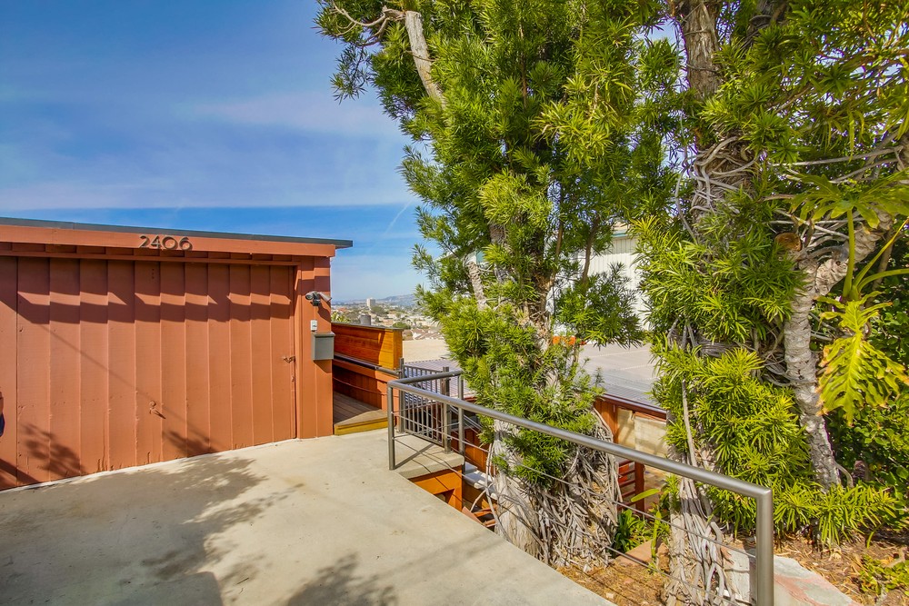 Virtual tour photo 4 of 67 for 2406 Palermo Dr