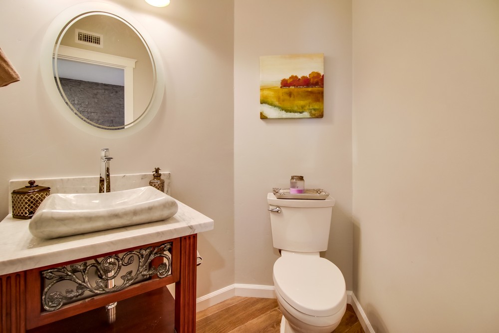 Virtual tour photo 26 of 45 for 2414 Front St #36