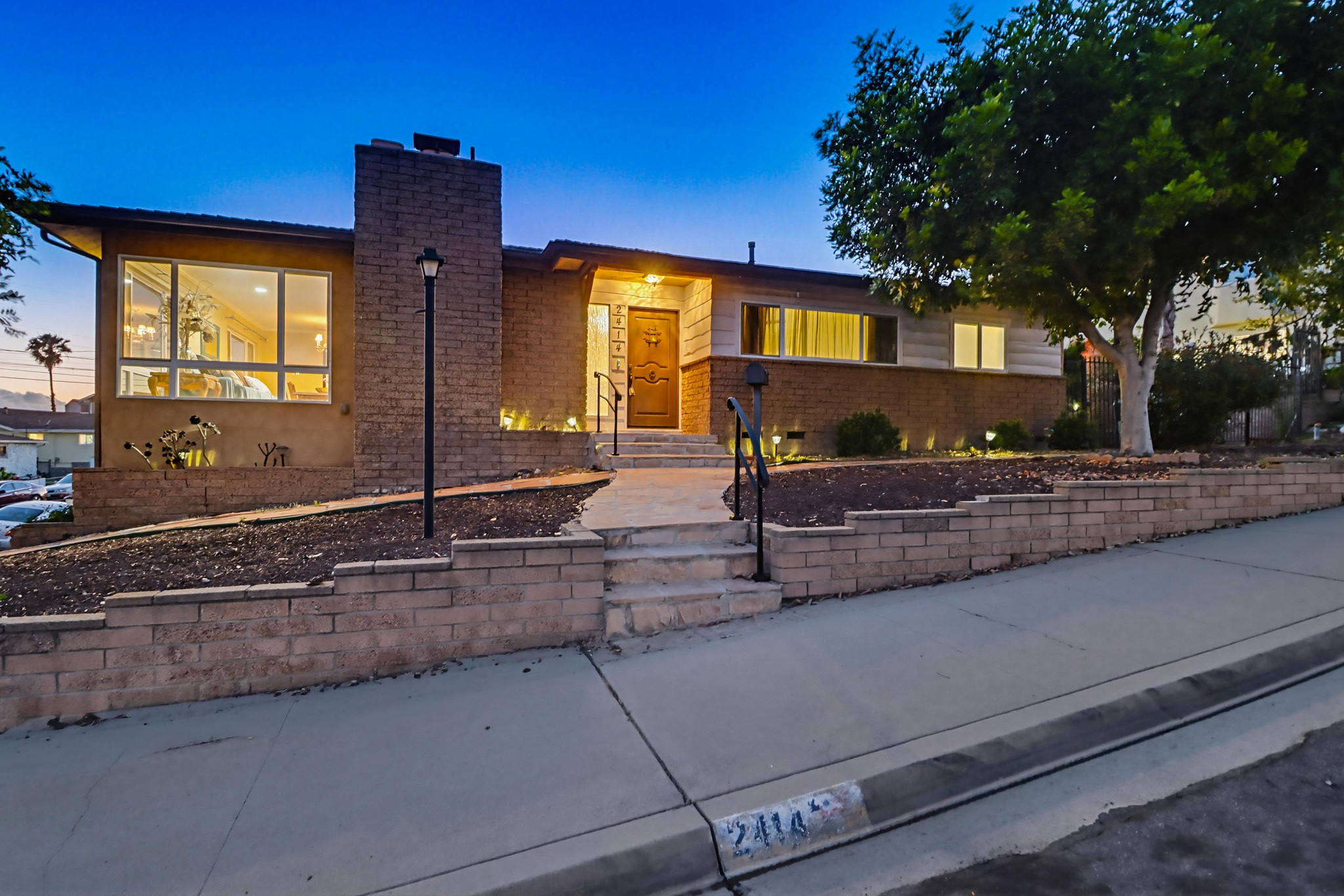 Virtual tour photo 1 of 75 for 2414 Kathleen Pl