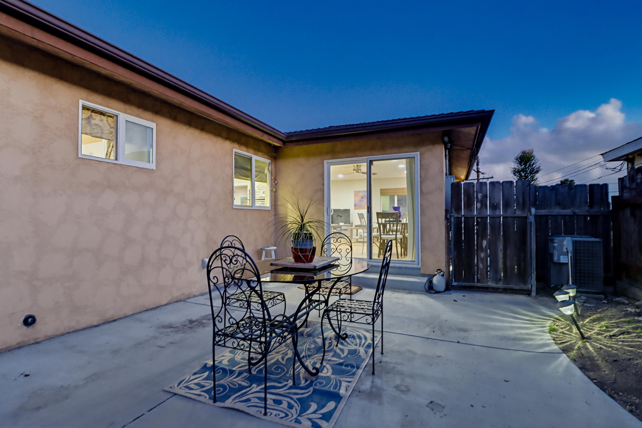 Virtual tour photo 12 of 75 for 2414 Kathleen Pl