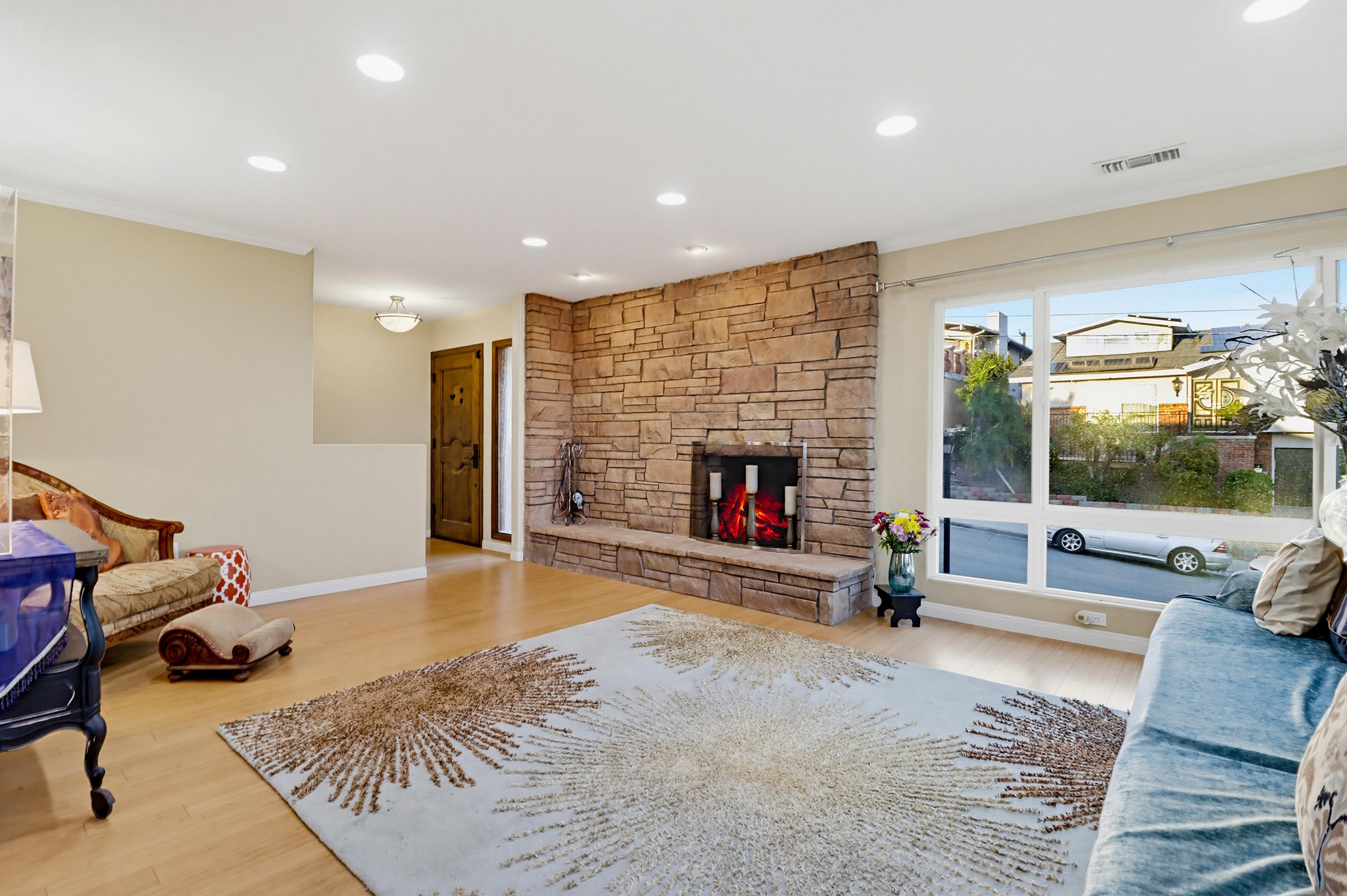 Virtual tour photo 22 of 75 for 2414 Kathleen Pl