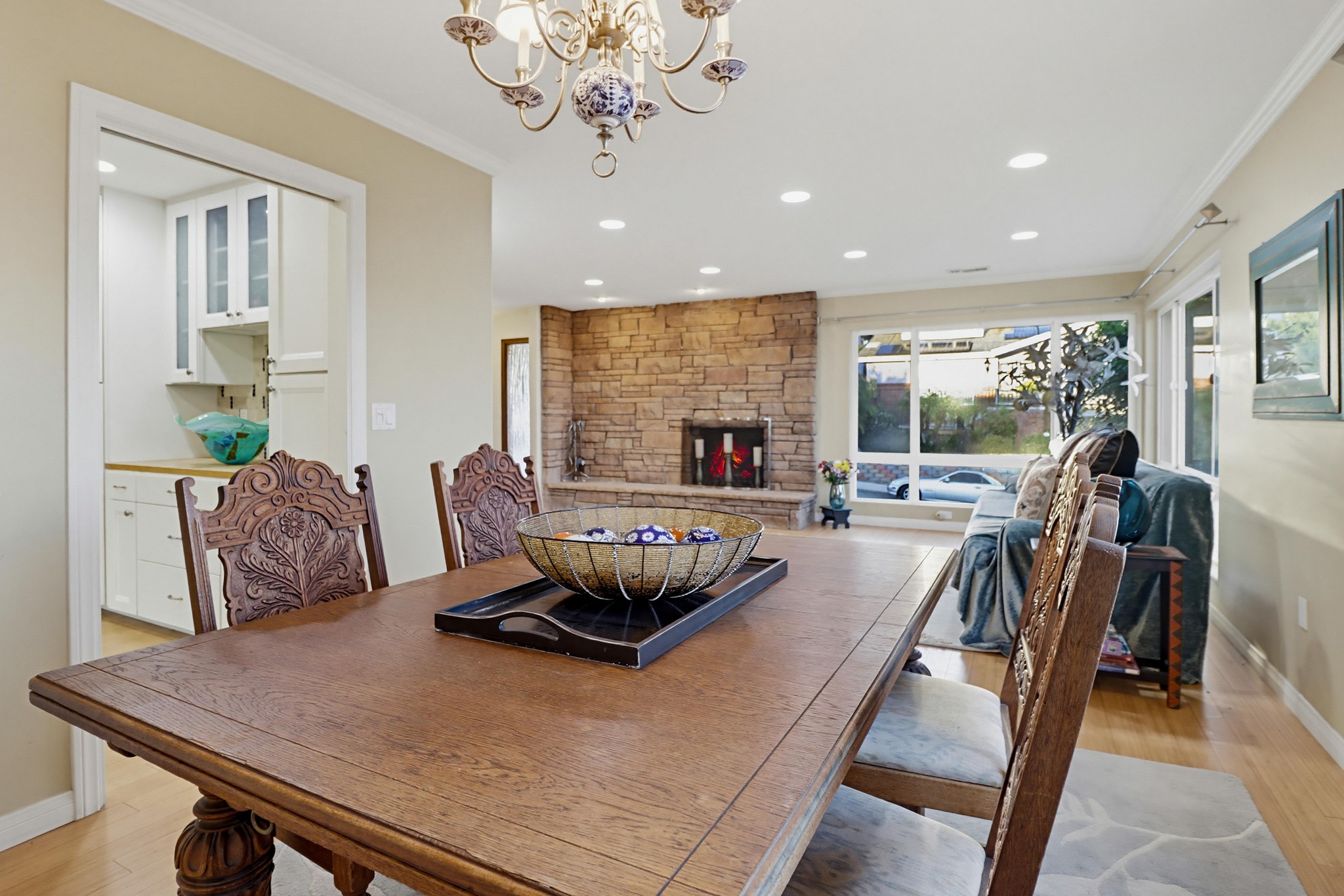 Virtual tour photo 23 of 75 for 2414 Kathleen Pl